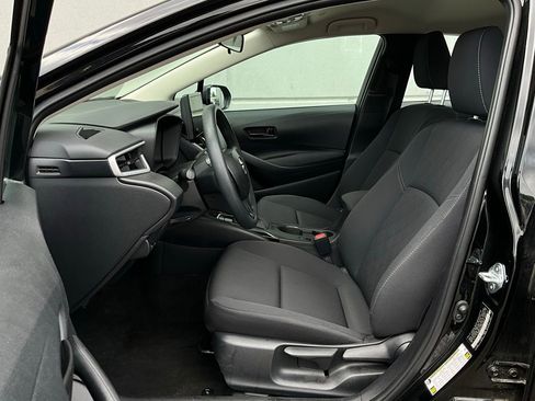 Used 2025 Toyota Corolla LE image 10