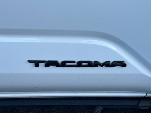 Used 2024 Toyota Tacoma TRD Off-Road w/ TRD Off Road Premium Package image 7