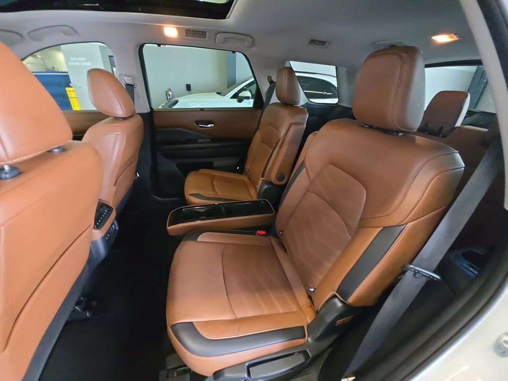 Used 2023 Nissan Pathfinder Platinum AWD/4WD image 22