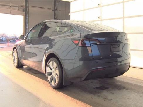 Used 2023 Tesla Model Y Long Range image 4