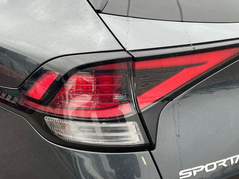 New 2025 Kia Sportage LX image 11