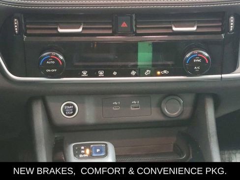 Used 2021 Nissan Rogue SV image 24