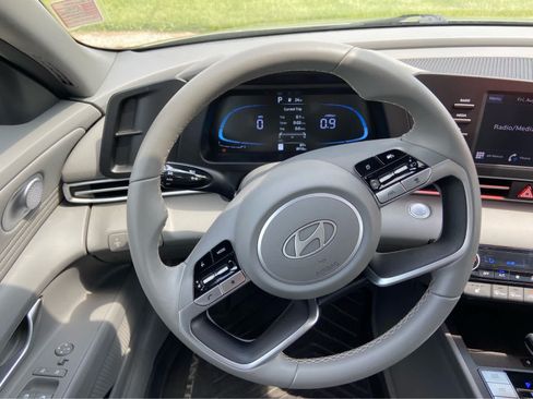 Used 2026 Hyundai Elantra SEL Sport Premium FWD image 17
