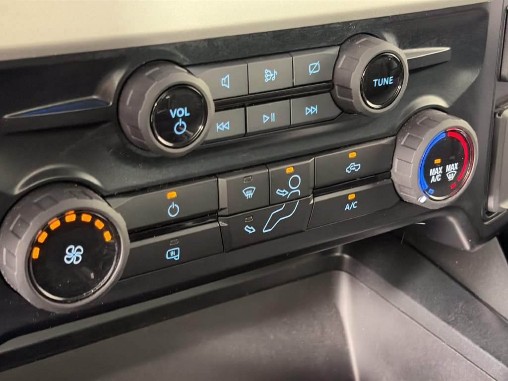 Used 2023 Ford F350 XLT AWD/4WD image 20