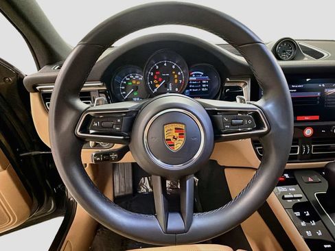Used 2026 Porsche Macan AWD/4WD image 12