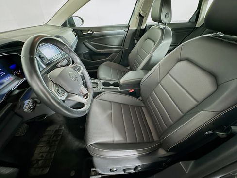 Used 2024 Volkswagen Jetta SE image 13