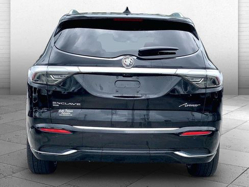 Used 2022 Buick Enclave Avenir w/ Avenir Technology Package AWD/4WD image 3