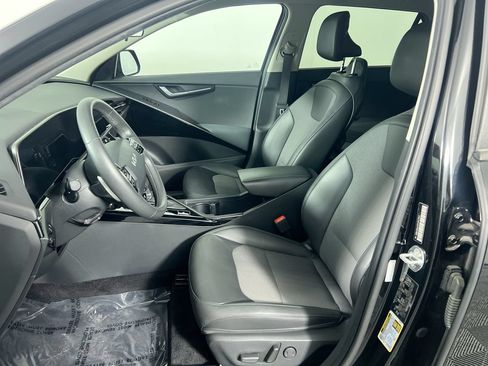 Certified 2025 Kia Niro EX Touring FWD image 14