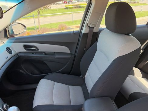 Used 2016 Chevrolet Cruze LS FWD image 40