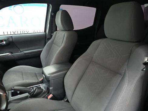 Used 2017 Toyota Tacoma TRD Off-Road w/ Tow Package AWD/4WD image 17
