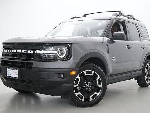 Used 2024 Ford Bronco Sport Outer Banks w/ Tech Package AWD/4WD image 2