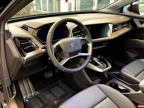 Used 2025 Audi Q4 e-tron Premium Plus w/ Premium Plus image 17