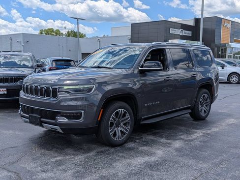 Used 2024 Jeep Wagoneer Series II w/ Flexible Seating Group AWD/4WD image 4