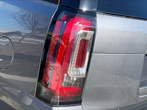 Used 2020 GMC Yukon Denali w/ Denali Ultimate Package image 28