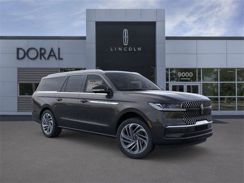 New 2025 Lincoln Navigator L Reserve image 7