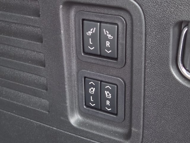 Used 2024 GMC Acadia Denali w/ Super Cruise Package FWD image 23