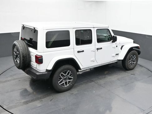Used 2025 Jeep Wrangler Unlimited Sahara AWD/4WD image 27