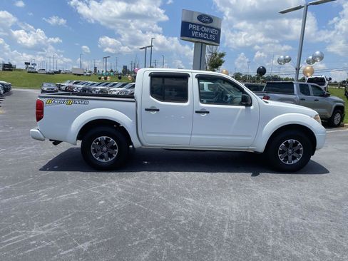 Used 2015 Nissan Frontier Desert Runner RWD image 8