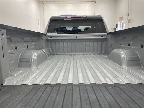 Used 2024 Chevrolet Silverado 1500 LT AWD/4WD image 14