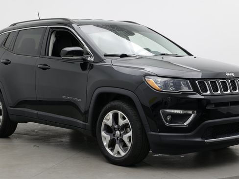 Used 2020 Jeep Compass Limited FWD image 3