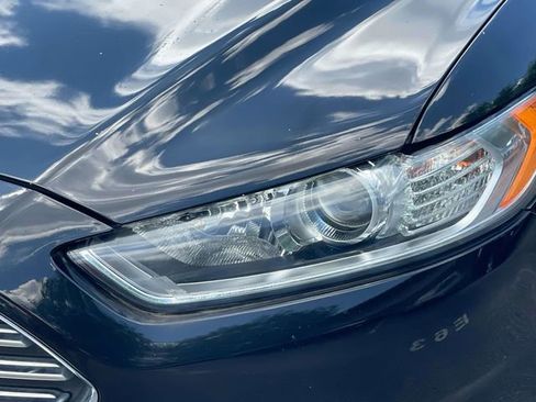 Used 2016 Ford Fusion SE FWD image 11