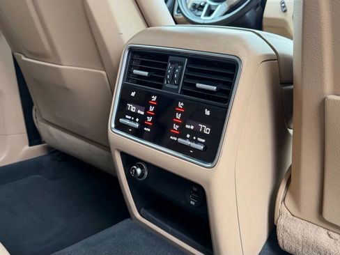 Used 2019 Porsche Cayenne S w/ Premium Plus Package AWD/4WD image 24