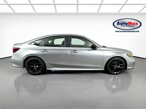 Used 2025 Honda Civic Sport image 9