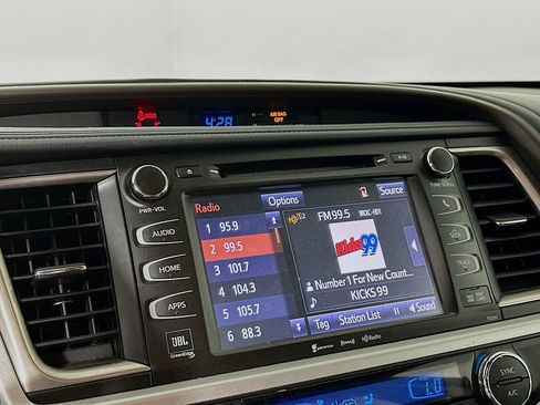 Used 2019 Toyota Highlander Limited FWD image 13