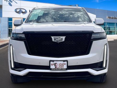 Used 2024 Cadillac Escalade Sport Platinum w/ LPO, ONYX Package AWD/4WD image 3