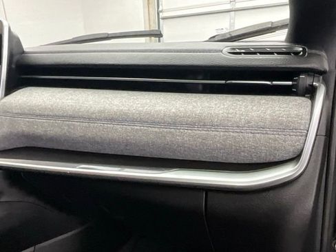 Used 2025 Jeep Compass Latitude image 11