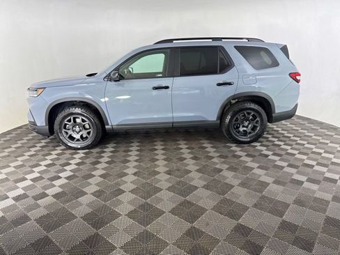Certified 2024 Honda Pilot TrailSport image 10