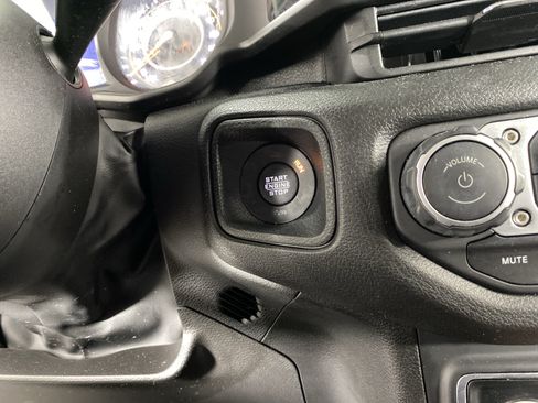 Used 2024 Jeep Wrangler Unlimited Sport AWD/4WD image 25