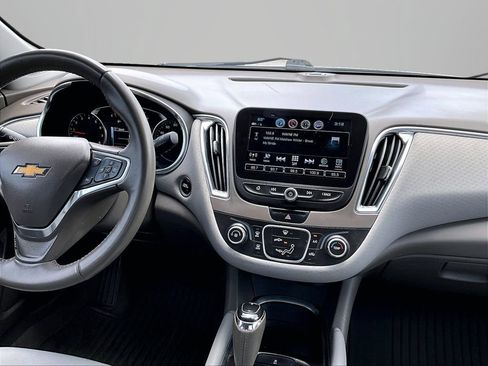 Used 2018 Chevrolet Malibu LT FWD image 7