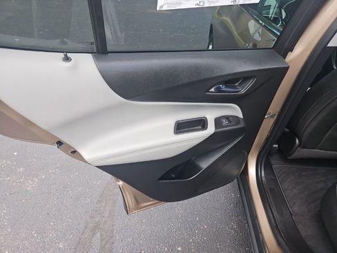 Used 2018 Chevrolet Equinox Premier AWD/4WD image 21