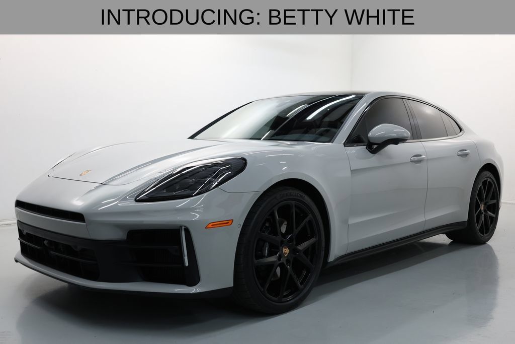 Used 2026 Porsche Panamera image 2
