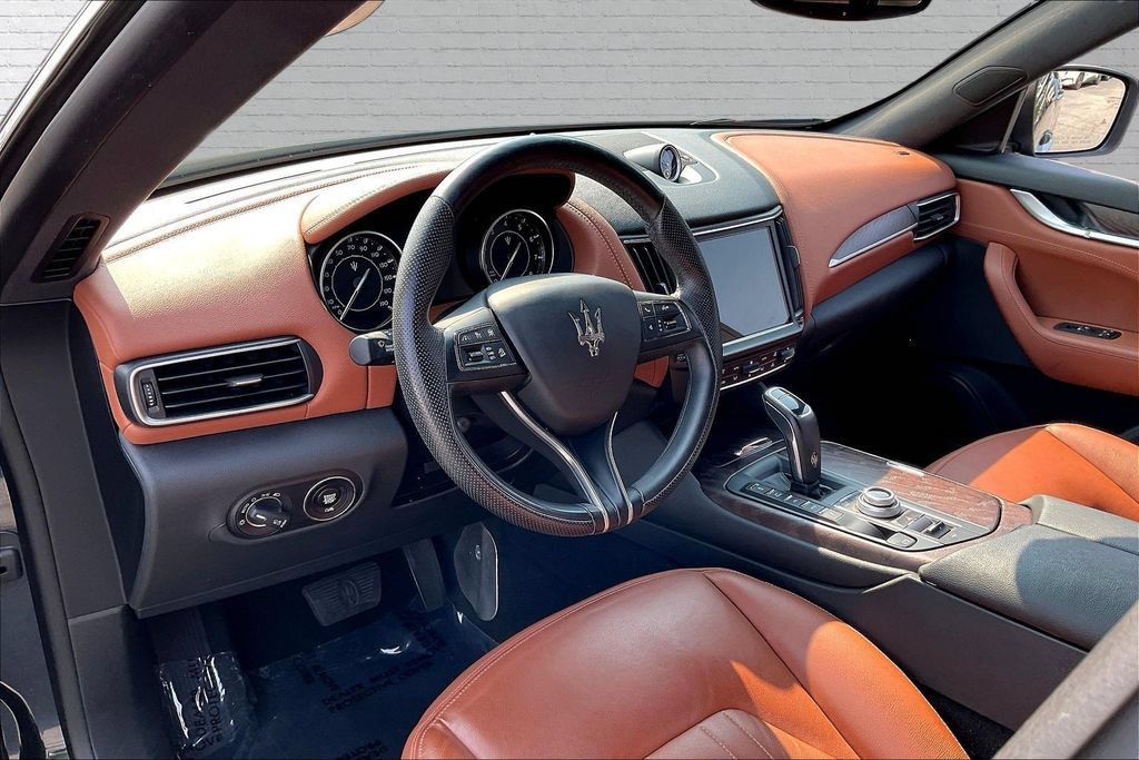 Used 2023 Maserati Levante GT AWD/4WD image 15