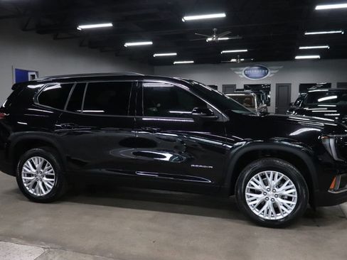Used 2026 GMC Acadia Elevation w/ Elevation Premium Package FWD image 6