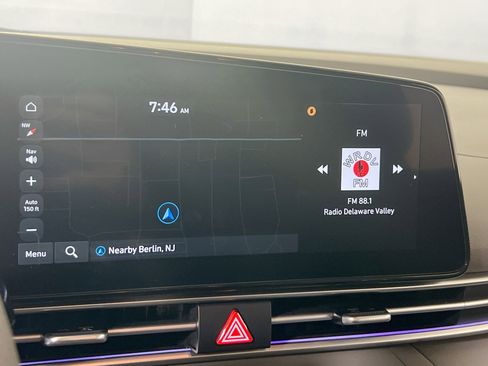 Used 2024 Hyundai Elantra SEL image 13