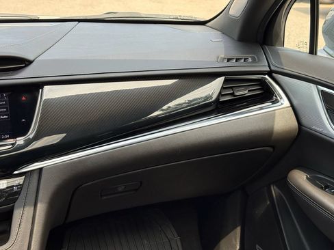 Used 2023 Cadillac XT6 Sport w/ Technology Package AWD/4WD image 13