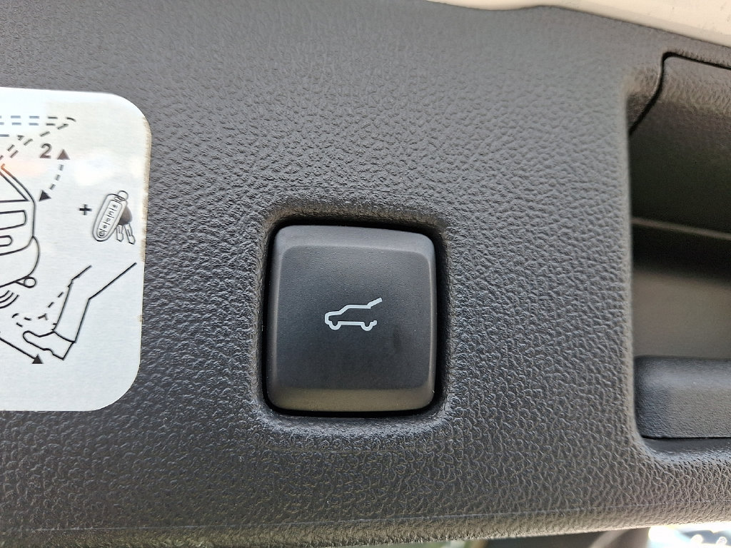 Used 2020 Ford Escape Titanium AWD/4WD image 30
