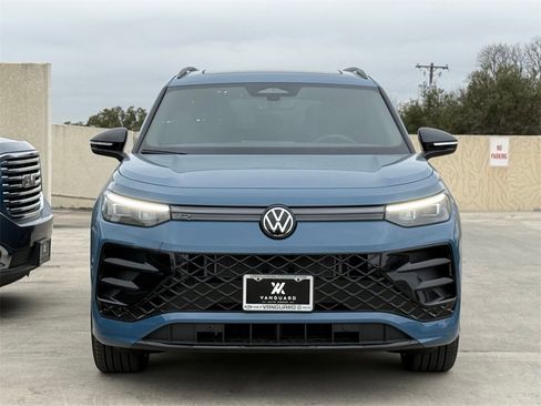 New 2026 Volkswagen Tiguan SE R-Line image 5