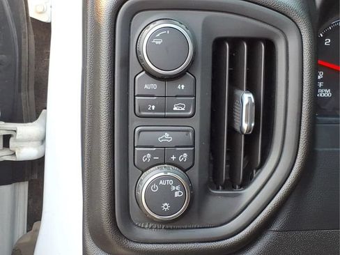 Used 2021 Chevrolet Silverado 1500 Custom AWD/4WD image 17