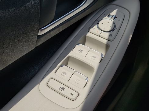 Certified 2025 Hyundai Sonata SE FWD image 23