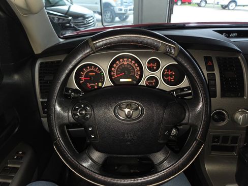 Used 2010 Toyota Tundra 4x4 CrewMax image 32