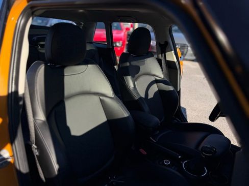 Used 2017 MINI Cooper 4-Door Hardtop image 30