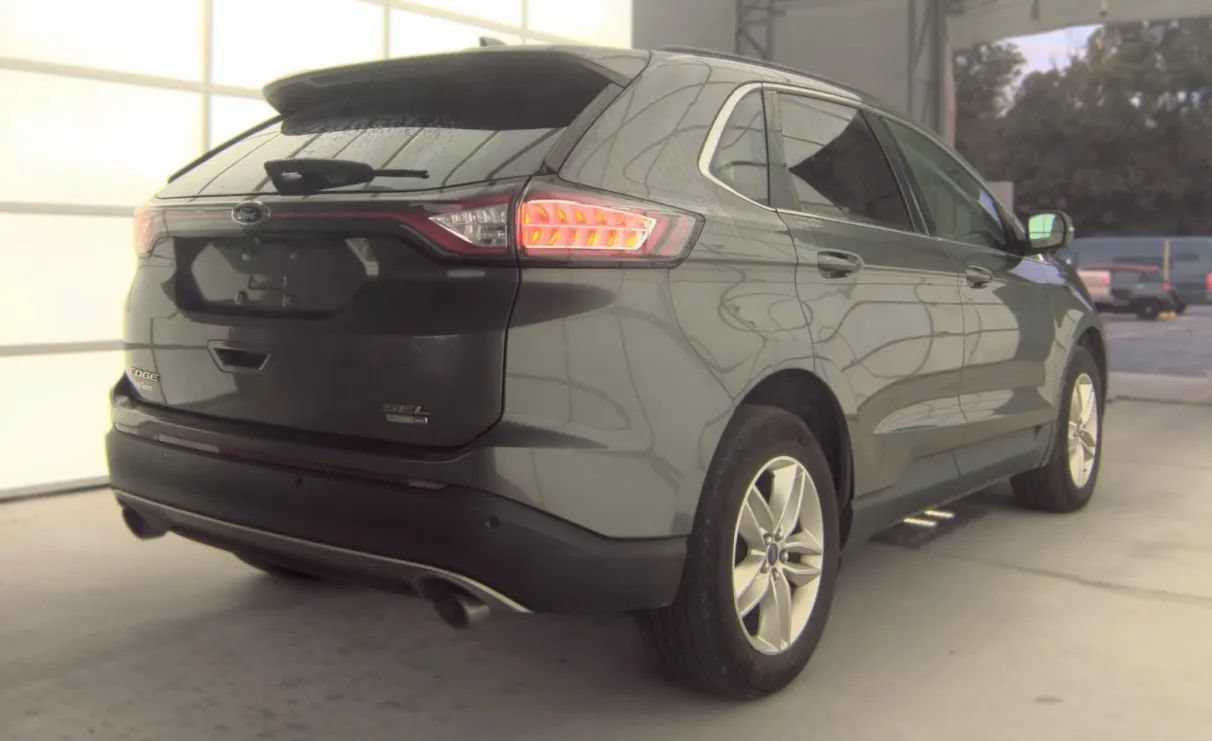 Used 2016 Ford Edge SEL w/ Equipment Group 201A AWD/4WD image 3