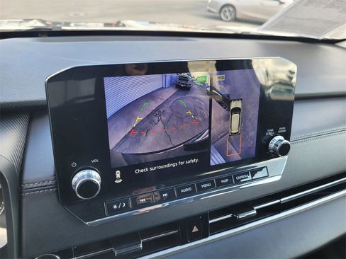 Used 2024 Mitsubishi Outlander SE Black Edition image 17