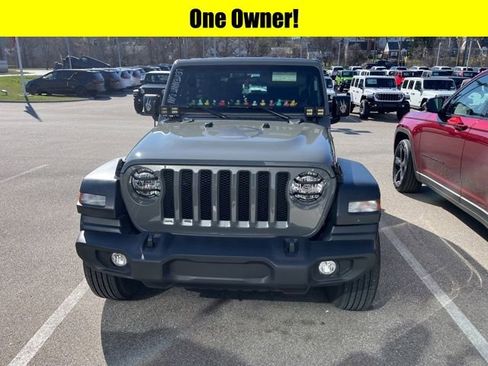 Used 2023 Jeep Wrangler Sport image 7