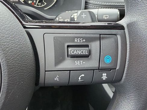 Used 2023 Nissan Rogue SV AWD/4WD image 14