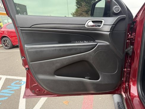 Used 2021 Jeep Grand Cherokee Laredo X image 14